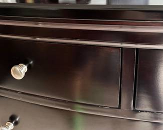 PRICE: $500
MODERN DARK BROWN QUEEN SIZE BEDROOM SET
DARK BROWN TALL CHEST OF DRAWERS
46”W x 20.5”D x 52”H
QUEEN SIZE BED WITH DRAWERS
64”W x 90” L x 50.5”H
2 NIGHTSTANDS
30”W x 18”D x 29.5”H