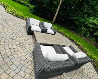 PRICE: CHAIRS $450 EACH / TABLE $1,400 RESTORATION HARDWARE WICKER CHAIRS
37”W x 41”D x 27”H
FLOOR TO SEAT 16”