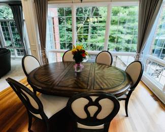 PRICE: $500 FIRM
FRONTGATE OVAL DINING TABLE (SOME SURFACE IMPERFECTIONS THAT CAN BE EASILY TOUCHED UP)
TABLE 55”L x 55”W x 30”H LEAF 20" x 55"