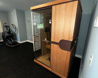 PRICE: $4,200
SUNLIGHTEN MPULSE INFRARED SAUNA (2023)
51.5”W x 47”D x 78.5”H