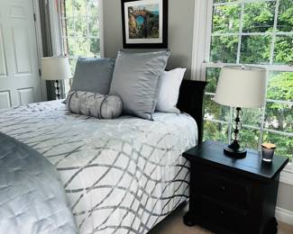 PRICE: $600
BROYHILL DARK BROWN QUEEN BEDROOM SET ( PROFESSIONALLY REPAINTED)
DRESSER WITH MIRROR
54”L x 18”D x 31”H
MIRROR
46”H x 48”W
TWO NIGHTSTANDS
26”W x 17”D x 25”H
QUEEN BED FRAME
87”L x 67”W x 50”H