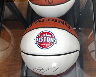 PRICE: $80 FIRM
ENCASED PISTONS BASKETBALL SIGNED BY ANDRE DRUMMOND