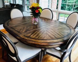 PRICE: $500 FIRM
FRONTGATE OVAL DINING TABLE (SOME SURFACE IMPERFECTIONS THAT CAN BE EASILY TOUCHED UP)
TABLE 55”L x 55”W x 30”H LEAF 20" x 55"