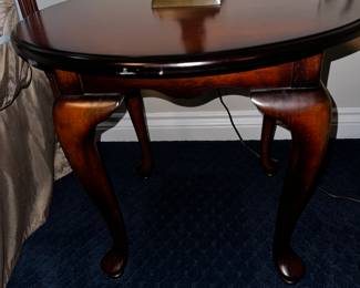PRICE: $60 / EACH
BOMBAY TWO OVAL SIDE TABLES
25”L x 23”W x 22”H
