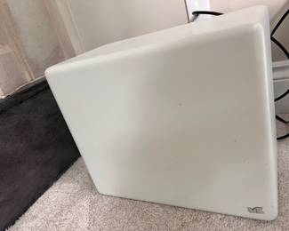 PRICE: $160.00
MILLER & KREISEL MX - 700 POWERED SUBWOOFER