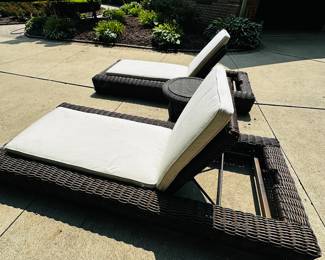 PRICE $450
RH RESTORATION HARDWARE WICKER LOUNGER -4 AVAILABLE
90”L x 37”W x 10”H
ADJUSTABLE BACKSIDE