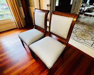 PRICE:$1,500
REGENCY STYLE GRAND DINING ROOM TABLE WITH 10 CHAIRS
74”L x 74”W x 30”H
2 BREAD BOARD LEAVES
30”W x 74”L