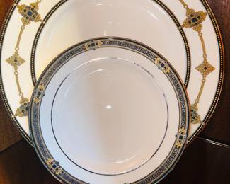 PRICE: $500
LENOX VINTAGE JEWEL 8 PLACE SETTINGS FINE CHINA SET - MADE IN USA