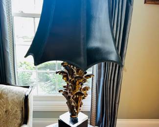 50% OFF ORIGINAL PRICE: $200
BRASS & BURL MAR-A-LAGO ORNATE LAMP WITH BLACK SHADE