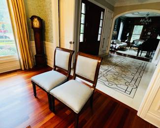 PRICE:$1,500
REGENCY STYLE GRAND DINING ROOM TABLE WITH 10 CHAIRS
74”L x 74”W x 30”H
2 BREAD BOARD LEAVES
30”W x 74”L