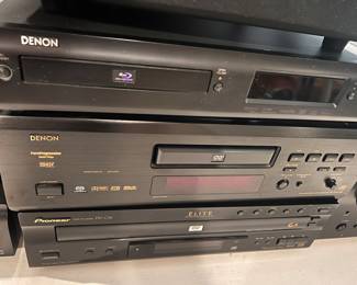 50% OFF ORIGINAL PRICE: $280.00
DENON DVD-2900 DVD / SUPER AUDIO CD PLAYER