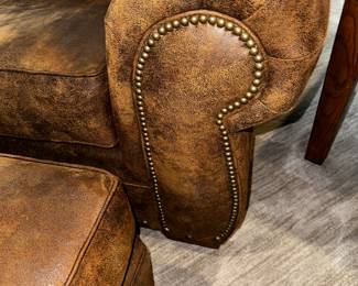 PRICE: $300
BROYHILL FURNITURE BROWN OVERSIZED BROWN CHAIR WITH OTTOMAN
CHAIR 46”W x 37”D x 36”H
OTTOMAN 21”W x 24.5”L x 17”H