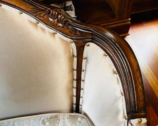 50% OFF ORIGINAL PRICE: $400
FRENCH STYLE SETTEE
47”L x 25”D x 38”H