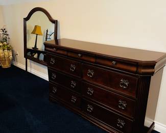 PRICE: $160
J.H. FURNITURE LONG WOODEN DRESSER WITH MIRROR /
SOLD AS IS / BOTTOM DRAWER DOES NOT CLOSE ALL THE WAY
64”L x 18”D x 38”H
MIRROR 41.5”H x 44”W