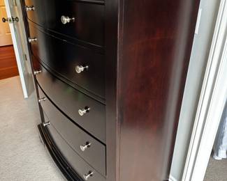 PRICE: $500
MODERN DARK BROWN QUEEN SIZE BEDROOM SET
DARK BROWN TALL CHEST OF DRAWERS
46”W x 20.5”D x 52”H
QUEEN SIZE BED WITH DRAWERS
64”W x 90” L x 50.5”H
2 NIGHTSTANDS
30”W x 18”D x 29.5”H