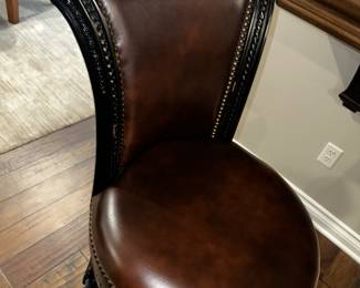 PRICE: $500 SET
FURNITURE ORIGINS ROUND SEAT SWIVEL BAR STOOLS ( SET OF 3)
20”DIA x 45”H