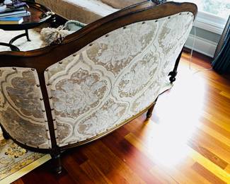 50% OFF ORIGINAL PRICE: $400
FRENCH STYLE SETTEE
47”L x 25”D x 38”H