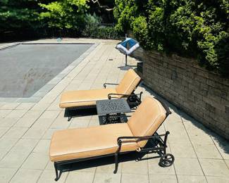 PRICE: $350 EACH
METAL WOODARD LANDGRAVE ADJUSTABLE CHAISE LOUNGE (4 AVAILABLE)
70”L x 29”W x 40.5”H