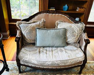 50% OFF ORIGINAL PRICE: $400
FRENCH STYLE SETTEE
47”L x 25”D x 38”H