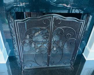 PRICE: $120
METAL FIREPLACE SCREEN
