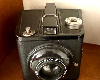 Vintage Kodak 6-16 Brownie Film Camera 