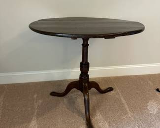 P42 - $20. Antique Round Table that needs some repairs to top and legs. Measures 31" wide x 31" deep x 28" tall. 
