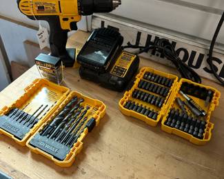 P191 - $40 - DeWalt DCD771 Cordless Drill Driver. Works! 2 Boxes of Drill Bits & Screw Bits. 