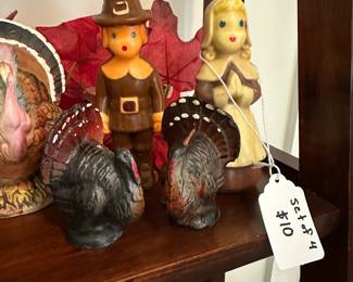 P175 - $10 - Set of 4 Thanksgiving Candles Vintage. 
