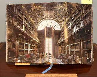 P99 - $50 - Large Coffee Table Book "The World's Most Beautiful Libraries"
