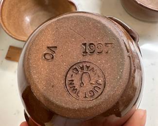 P136 - $80 - Set of 4 Jugtown Pottery Bowls with Pour Spout. All in excellent condition. 