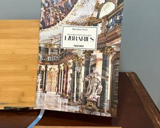 P99 - $50 - Large Coffee Table Book "The World's Most Beautiful Libraries"