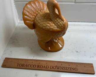 P142 - $25 Martha Stewart "Chocolate Glass" Turkey with lid. 