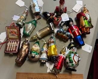 P149 - $10 vintage ornaments