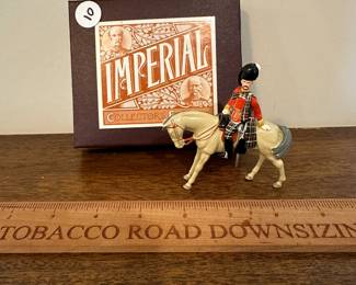 P90 - $10. Imperial Collectors Figures - No. 28r. Officer, Seaforth Highlanders 1895 full dress. 