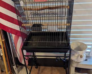 Hoei small parrot cage. This unit has been well cared for.