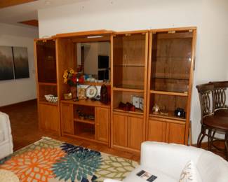 Aspen Furn Co. 5 piece wall display set