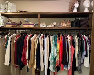 There is a huge clothing collection here! Pretty even mix of newer and more contemporary clothing (Talbots, Don Caster, Land's End, Eddie Bauer) as well as an amazing vintage (70s-90s) selection of women’s clothing.  (mens too just not in this picture!)  But for the most part, a lot of L and XL. Lots of sizes 12-18