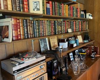 INCREDIBLE, impressive collection of genuine leather bound collectors books by the Easton Press as well as the Franklin Library. The Library of Presidents collection (Easton). The 100 Greatest Books of All Time collection (Franklin). The Collected Stories of the World’s Greatest Writers collection (Franklin).
We also have the genuine leather bound, “Harvard Classics” collection.