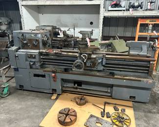 20" x 60" Whacheon engine lathe, S/N 9-204-19, (1982) 2" hole crossglide compound, 12" 4 jaw