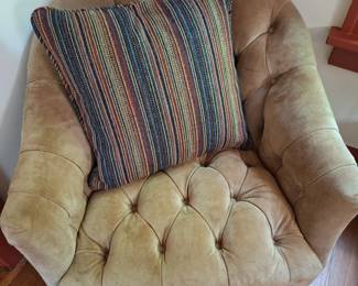 PAIR OF CHAIRS & PILLOWS