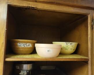 Monmouth USA Bowls (2), Pyrex Bowl Set (3)