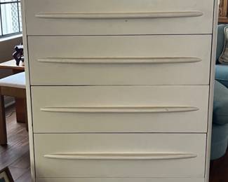 Solid Wood 5 drawer dresser 