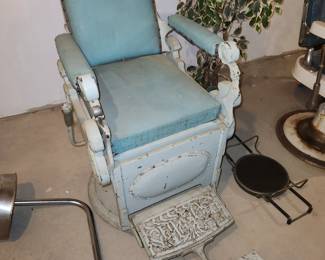 Collins barber chair