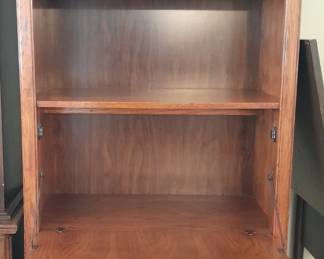 Opens up for hidden storage