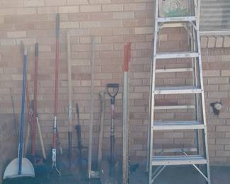 Yard tools 