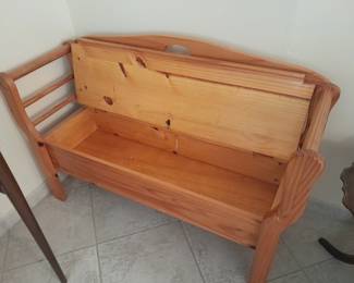 Bench opens up for easy storage