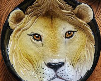 Italian pottery Lion bowl