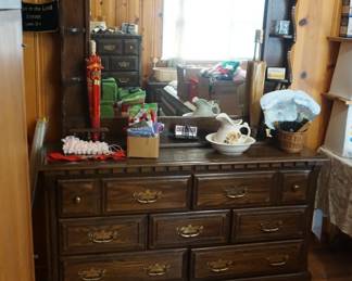 dresser with mirror