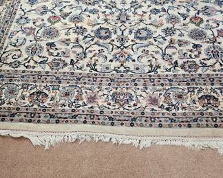 Living Room 10'2" x 8' 2" Very Plush Super Nice rug!!!