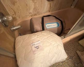 lots of sheets, comforters and blankets